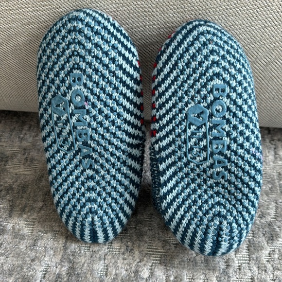 Bombas Slipper - Youth size 11-13 - Picture 5 of 5